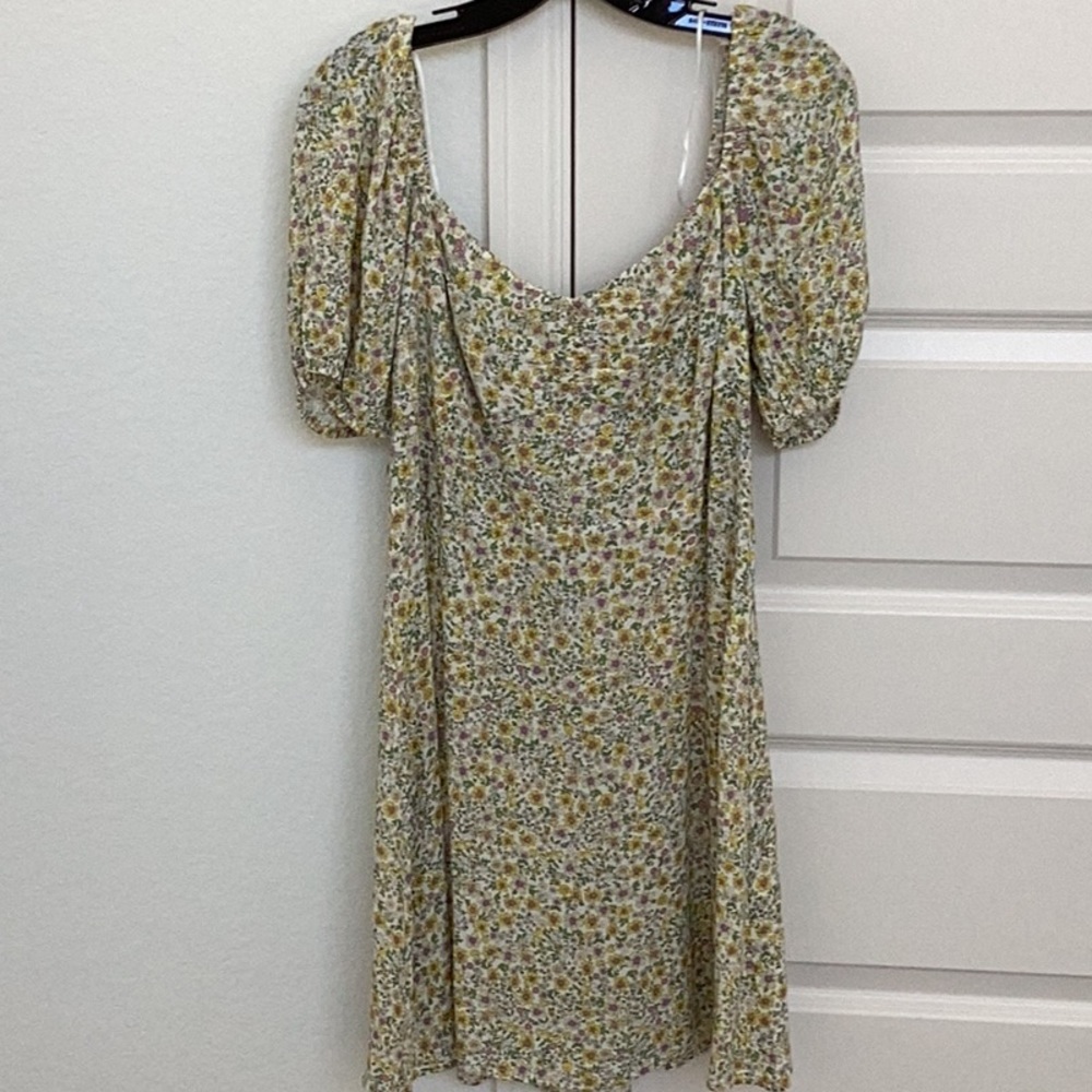 Cute dress very pretty!